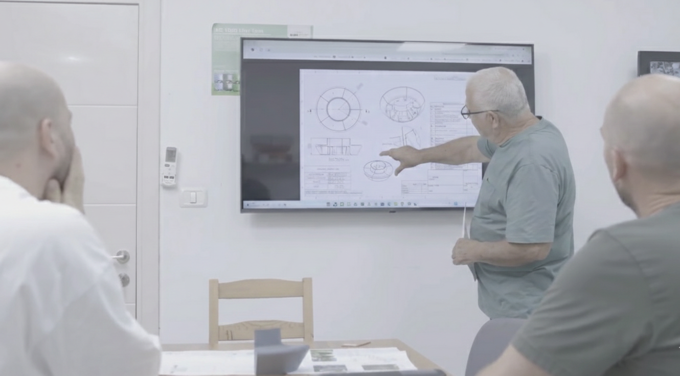 ייצור מוצרי פלסטיק בשיטת הרוטציה